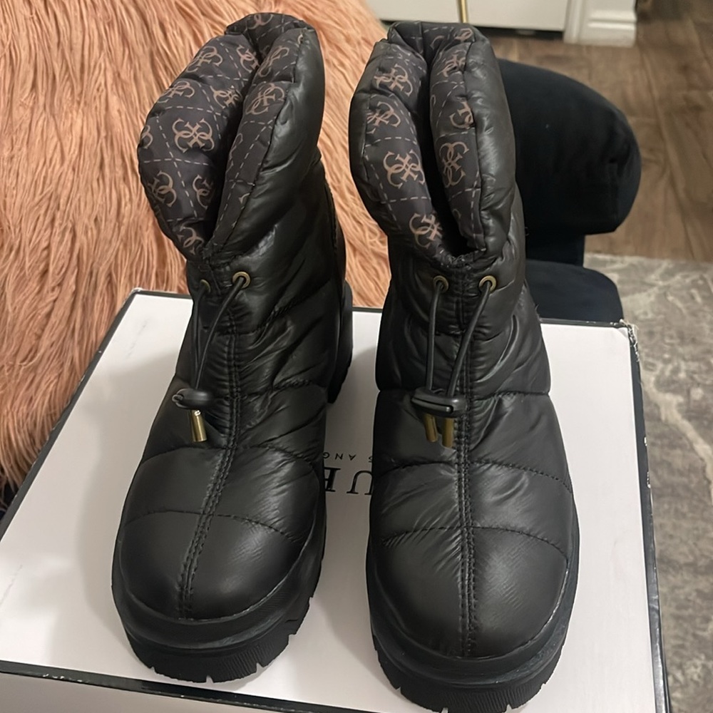 Boots Guess - Picture 5 of 8